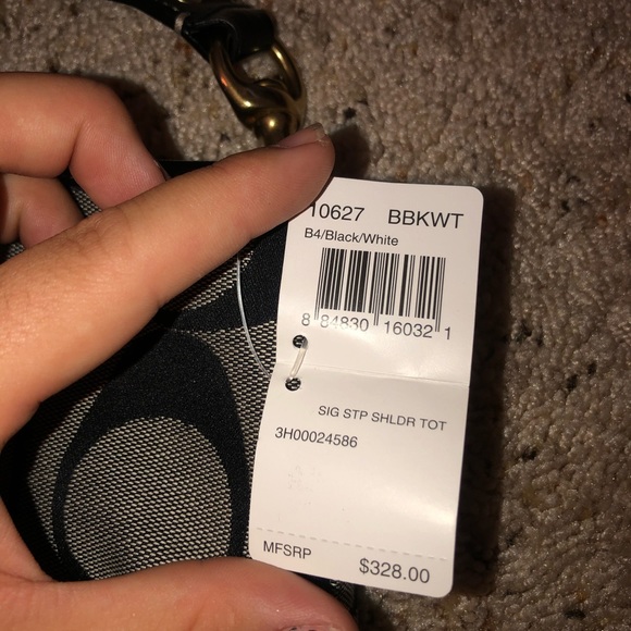 NEW⚡️WITH TAGS⚡️ COACH BUCKET BAG - Picture 4 of 8